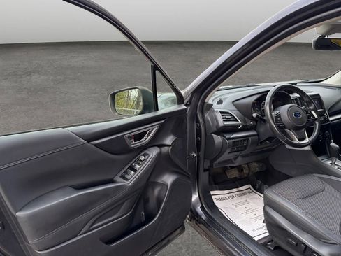 Used 2019 Subaru Forester Premium w/ All-Weather Package image 6