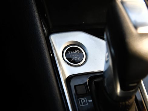 Used 2024 Nissan Altima 2.5 SV FWD image 25