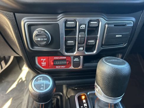 Used 2020 Jeep Gladiator Mojave image 23
