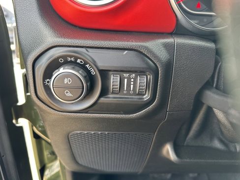 Used 2021 Jeep Gladiator Rubicon w/ Cold Weather Group image 14