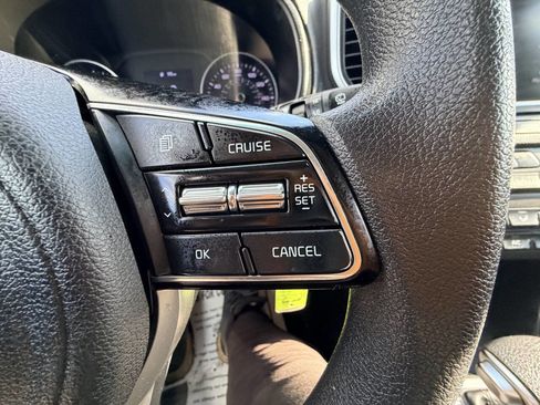 Used 2022 Kia Sportage LX image 6