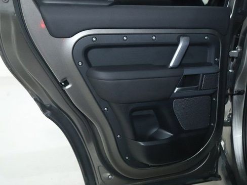 Certified 2024 Land Rover Defender 110 X-Dynamic SE image 33