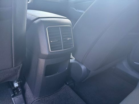 Used 2025 Kia Sportage LX FWD image 23