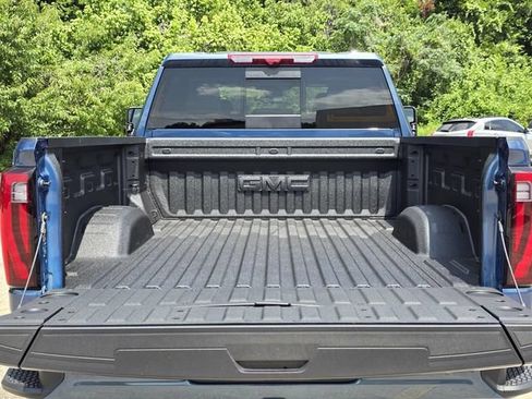 New 2026 GMC Sierra 2500 Denali w/ Denali Reserve Package AWD/4WD image 9