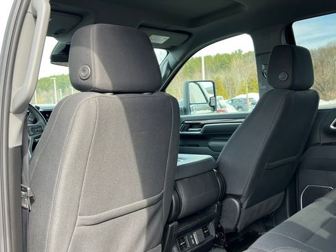 Used 2025 Chevrolet Silverado 2500 LT w/ Convenience Package image 32