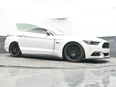 Used 2017 Ford Mustang GT Premium w/ GT Performance Package image 61