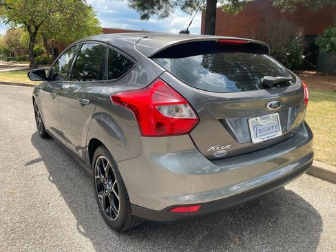Used 2012 Ford Focus SE image 3
