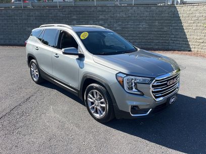 Used 2024 GMC Terrain SLT