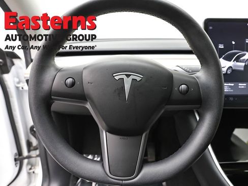 Used 2020 Tesla Model Y Long Range image 10