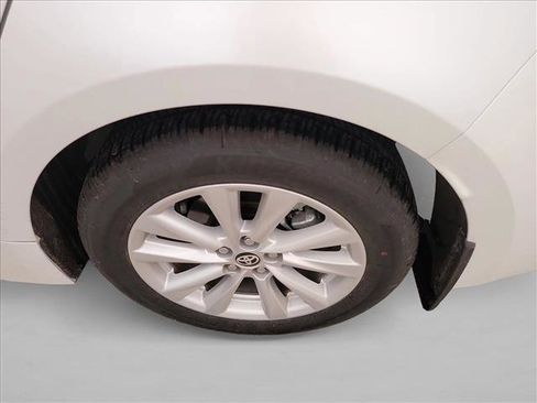 Used 2025 Toyota Corolla LE image 12