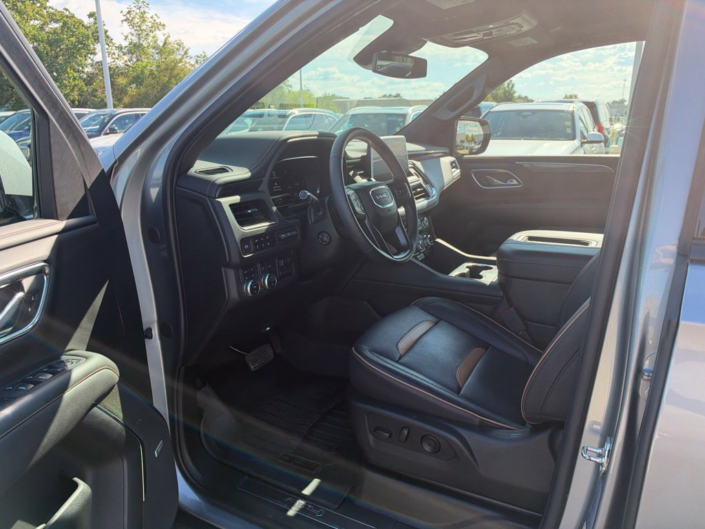 Used 2024 GMC Yukon AT4 w/ AT4 Premium Plus Package AWD/4WD image 12