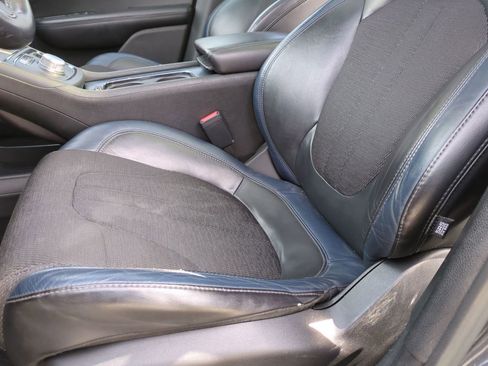 Used 2015 Chrysler 200 S w/ Navigation & Sound Group I image 18