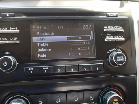Used 2018 Nissan Titan SV RWD image 15
