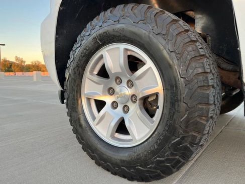 Used 2011 Chevrolet Tahoe LS image 9