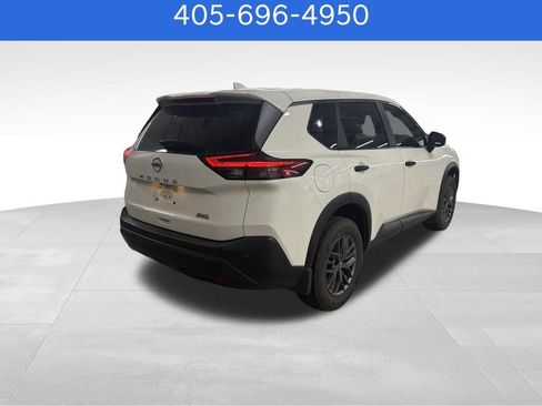 Used 2021 Nissan Rogue S FWD image 3