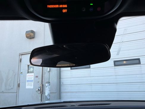 Used 2025 Buick Envista Sport Touring image 17