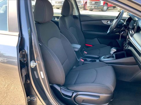Used 2021 Kia Forte LXS image 8