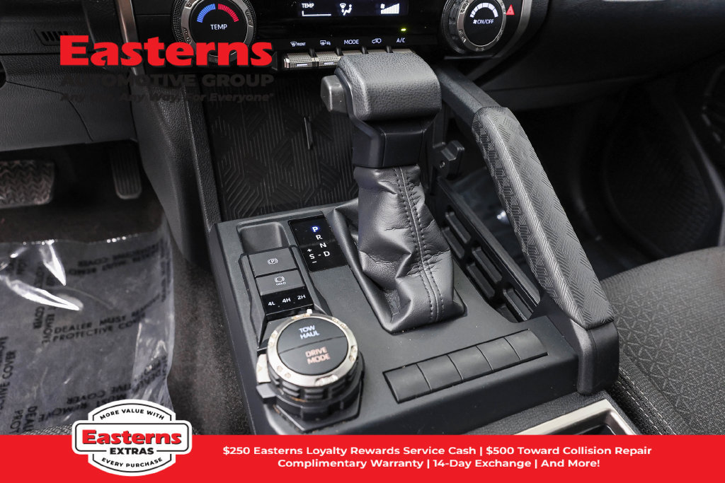 Used 2025 Toyota 4Runner SR5 AWD/4WD image 14