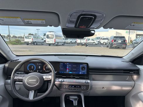 Used 2025 Hyundai Kona SEL image 33