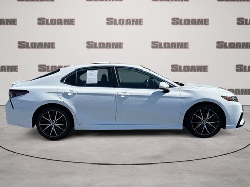 Used 2021 Toyota Camry SE FWD image 6
