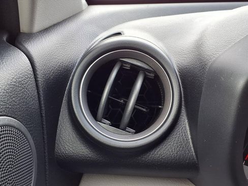 Used 2007 Toyota RAV4 Limited image 22