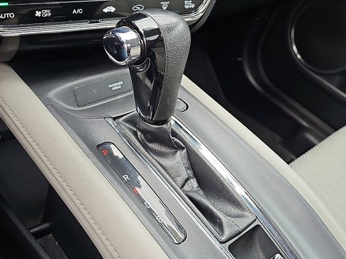 Used 2016 Honda HR-V EX image 15