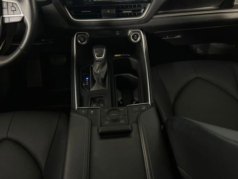 Used 2025 Toyota Grand Highlander AWD image 16