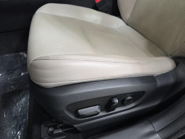Used 2020 Lexus UX 250h w/ Premium Package AWD/4WD image 29
