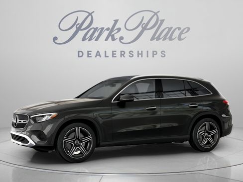 Used 2026 Mercedes-Benz GLC 300 image 3