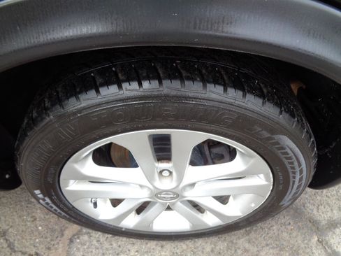 Used 2014 Nissan Juke SV w/ Navigation Package image 28