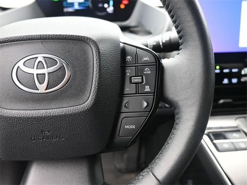 Used 2024 Toyota bZ4X XLE image 28