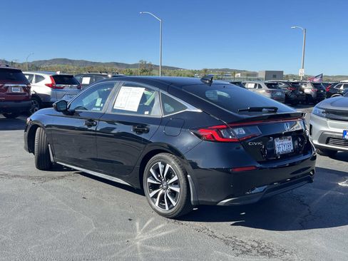 Used 2023 Honda Civic EX-L image 3