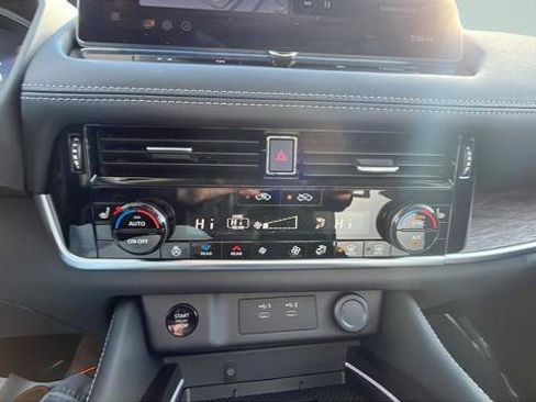 New 2026 Nissan Rogue Platinum w/ Platinum Premium Package image 16