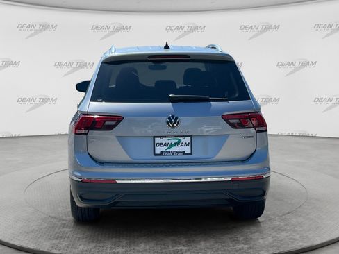 Used 2022 Volkswagen Tiguan SE AWD/4WD image 7