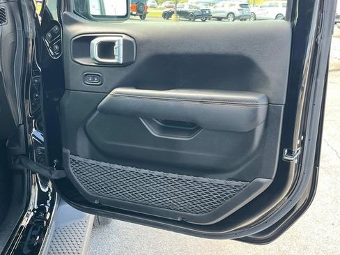 Certified 2022 Jeep Wrangler Unlimited Sahara image 11