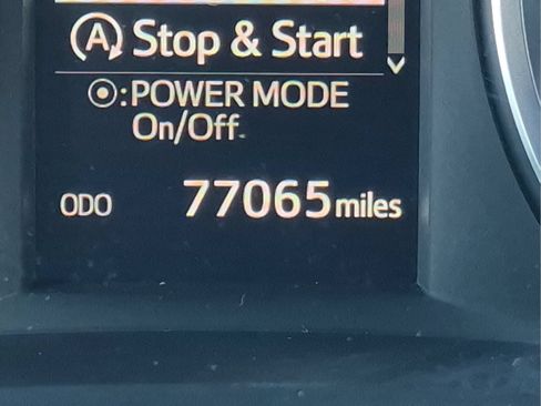 Used 2018 Toyota Highlander Plus FWD image 11