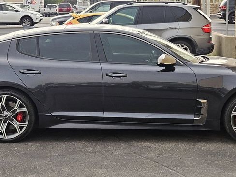Used 2019 Kia Stinger GT2 RWD image 6