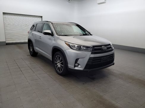 Used 2018 Toyota Highlander SE AWD/4WD image 13