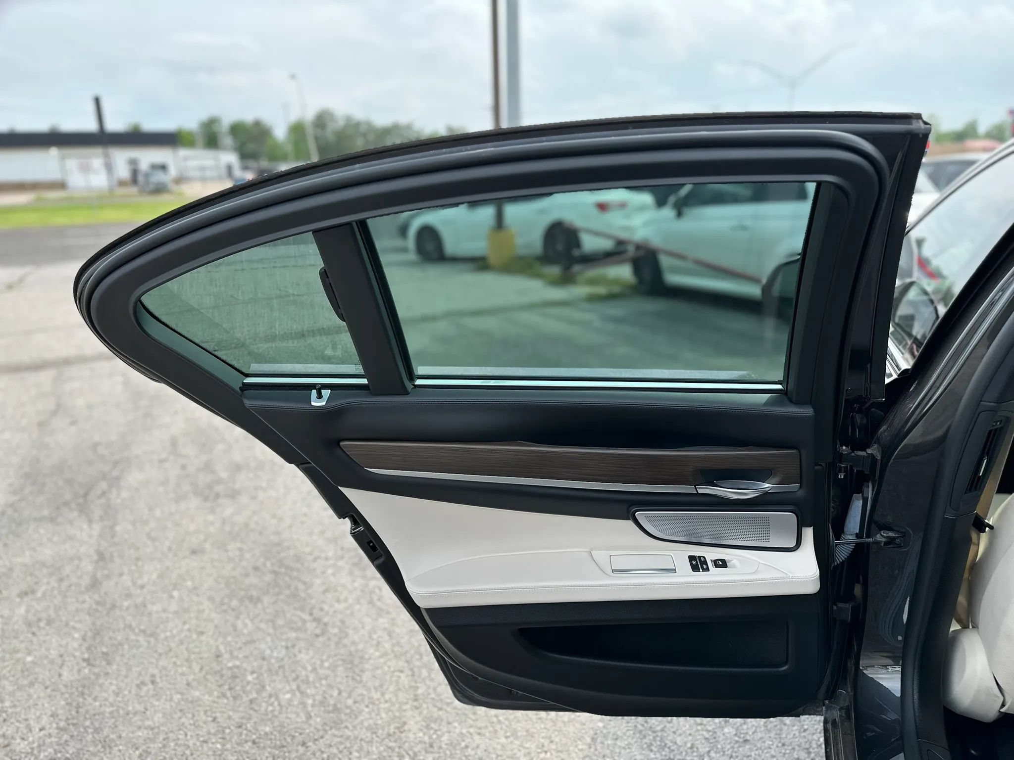 Used 2013 BMW 740i RWD image 29