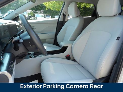 Certified 2025 Hyundai Kona SEL FWD image 11