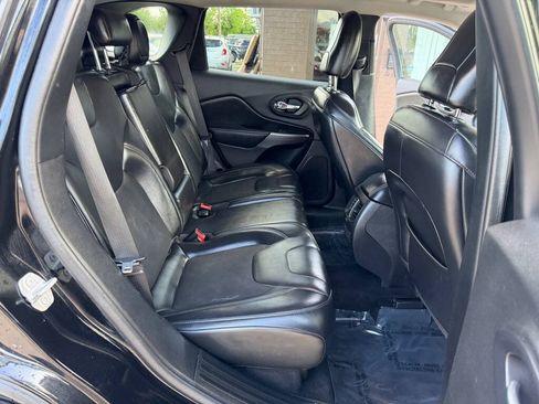 Used 2020 Jeep Cherokee Latitude Plus FWD image 13