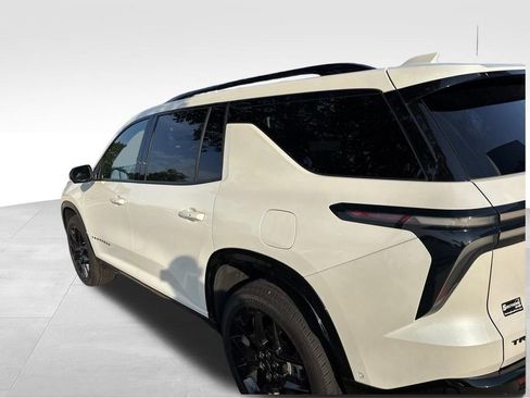 Used 2024 Chevrolet Traverse RS w/ LPO, Floor Liner Package FWD image 9