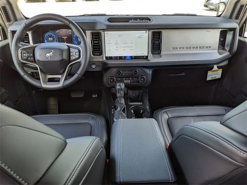 New 2025 Ford Bronco Outer Banks w/ Black Appearance Package image 14