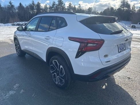 New 2026 Chevrolet Trax RS w/ Sunroof Package image 4
