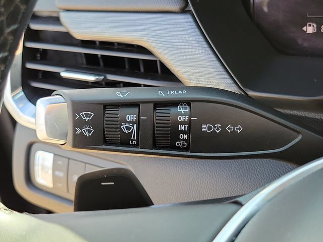 Used 2026 GMC Acadia Elevation w/ Elevation Premium Package FWD image 30