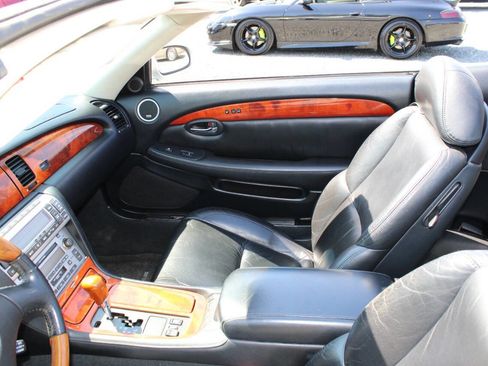 Used 2002 Lexus SC 430 Convertible image 22