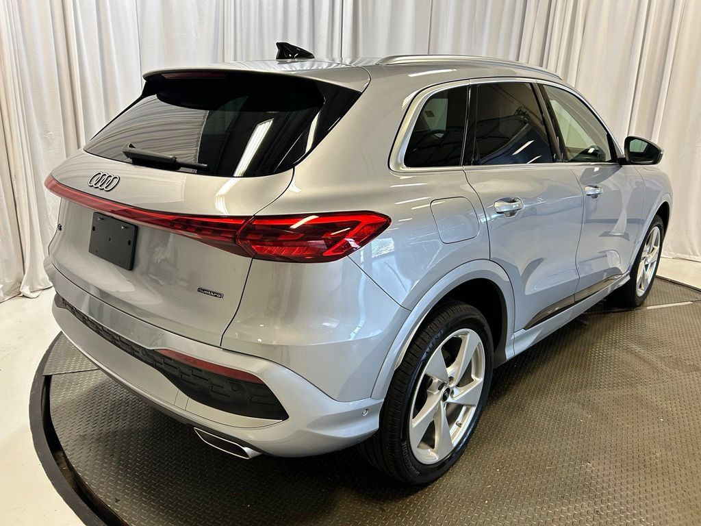 Certified 2025 Audi Q5 Premium w/ Premium Plus AWD/4WD image 2