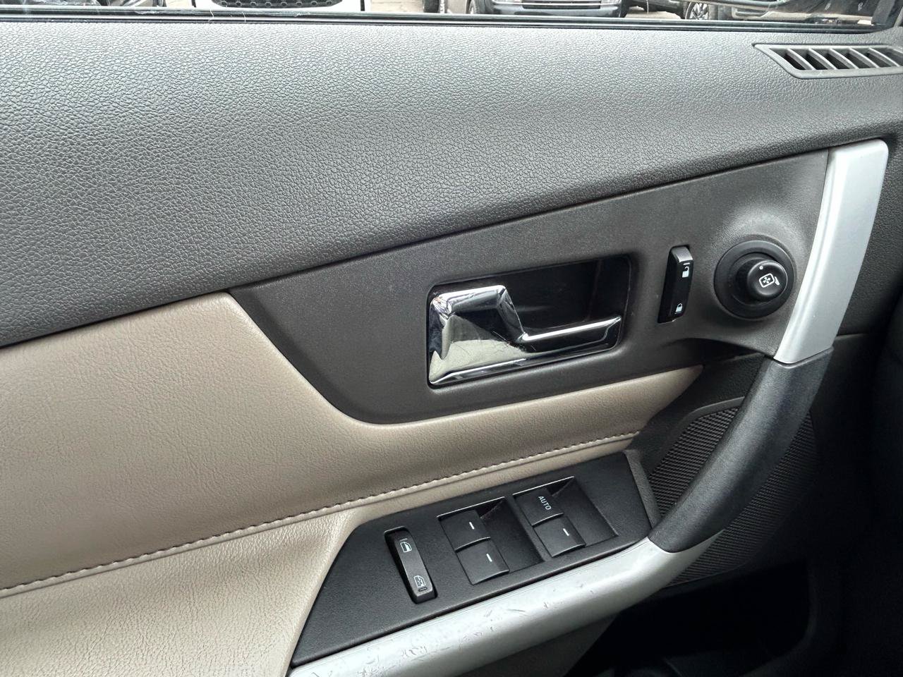Used 2013 Ford Edge SEL FWD image 31