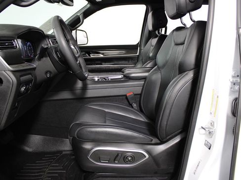 Used 2022 Jeep Wagoneer Series II image 9