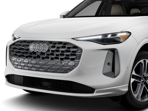 Certified 2025 Audi Q5 Premium AWD/4WD image 6